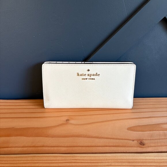 Kate Spade White Wallet with Snap Closure - Picture 1 of 6